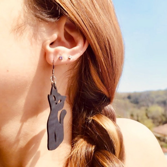 Poppy Recycled Rubber Cat Earrings-3